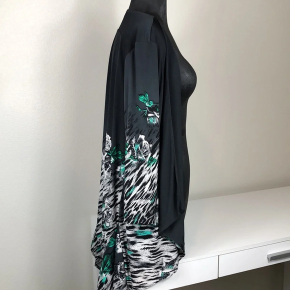 2/$30 Picadilly Fashion Slinky Cardigan Size XL Open Front Floral Animal Print - Picture 6 of 15